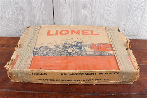 Bid Now Vintage Boxed Lionel Train Set January 5 0121 1030 Am Est