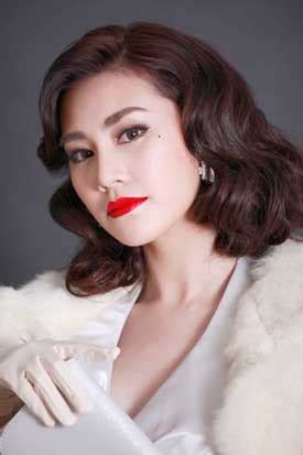 ดาว พิมพ์ทอง โชว์สเต็ปเต้นเบา ๆ เผยหุ่นเซ็กซี่ในชุดว่ายน้ำ ดาว พิมพ์ทอง นางร้ายมาแรง สุดปลื้มบท อาคิโกะ