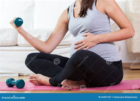 Pregnant Woman Lifting Weights Stock Image Image Of Belly Lift 44381437
