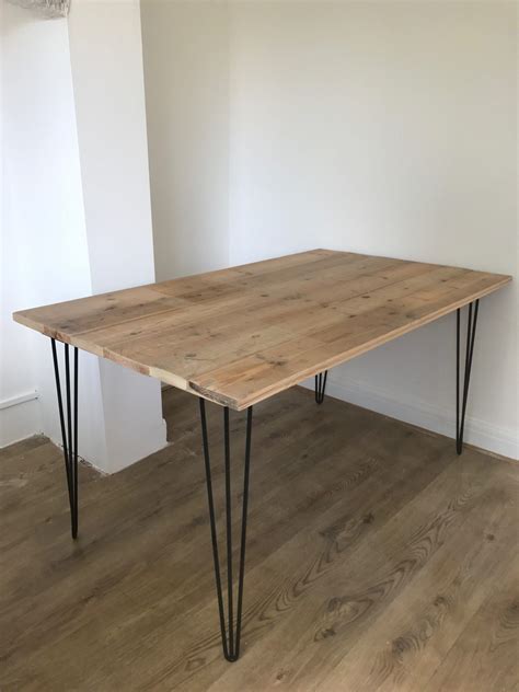 Take a look at how gerick transformed an initially elongated garden table with an empty bowl from the garage to make a fantastic fire table at welk.nl. How to make your own scaffold plank dining table | Dining ...