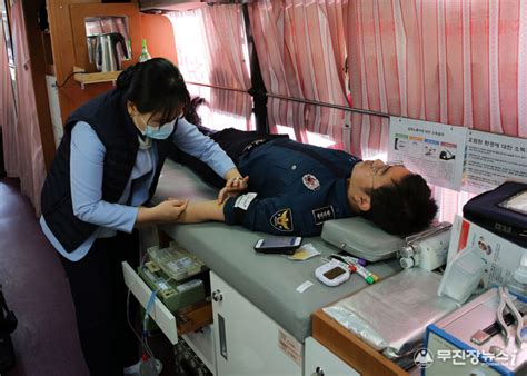 전북경찰 신종코로나로 혈액 급감하자 헌혈 참여