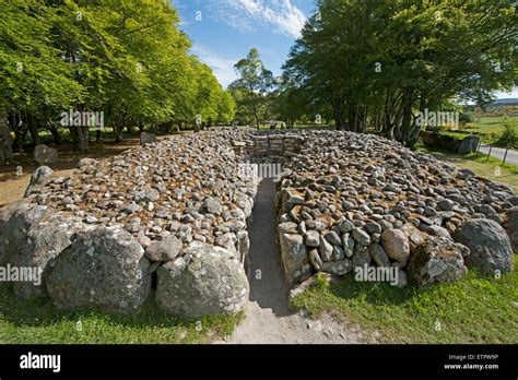 The Prehistoric Neolithic Burial Site At The Balnuran Clava Cairns