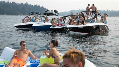 Lake Of The Ozarks Party Cove Your Guide To The Craziness