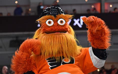Montreal Canadiens Mascot Youppi First Canadian Mascot Inducted Into