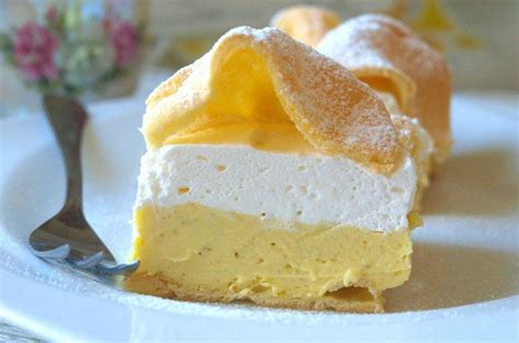 Heute zeige ich euch meinen super weichen schichtkuchen. Wolken: Kuchen zum Verlieben, schnell gemacht und dabei so ...