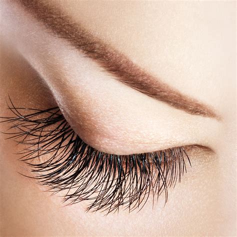 Doctors Warn That Eyelash Extensions Are Helping Lice Spread