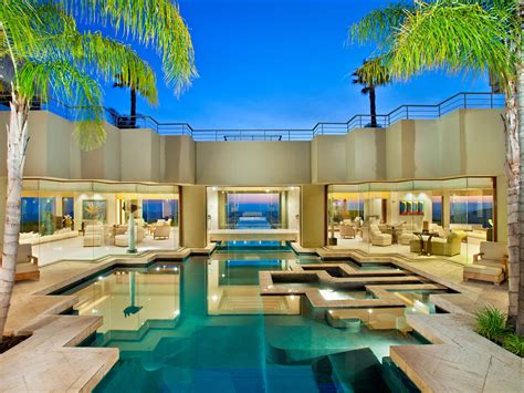 20 Gorgeous Photos Of A 5 Million California Mansion Claiming To Have
