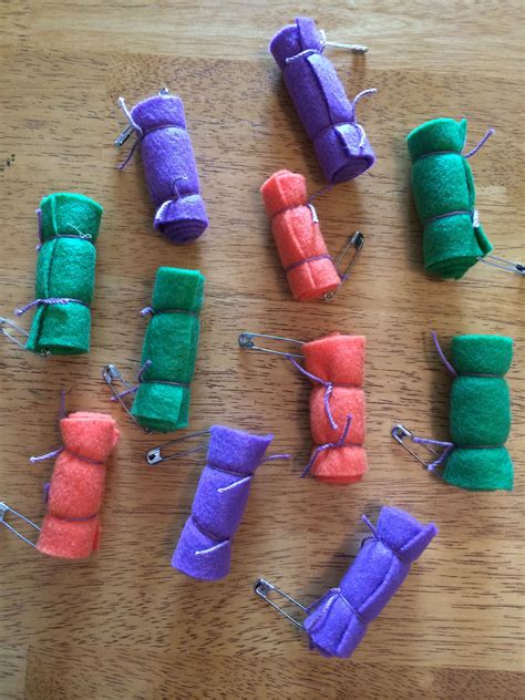 Girl Scout Swap Mini Sleeping Bags Using Felt And String For Our First