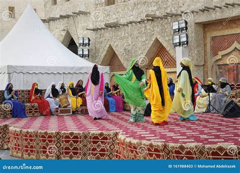 Doha Qatar January 20 2017 Traditional Arabic Dance By Ladies In