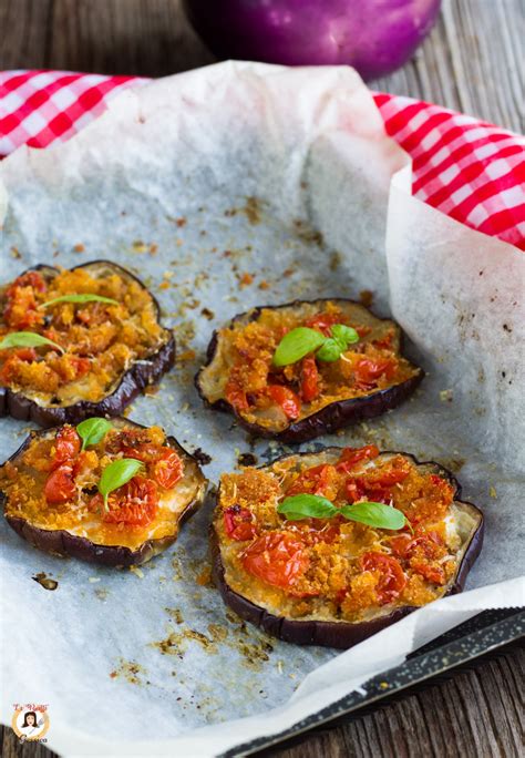 Oggi vi propongo dei pomodori gratinati al forno, un contorno facilissimo da preparare e che vi piacerà da matti! Le MELANZANE GRATINATE con pomodorini, sono un antipasto o ...