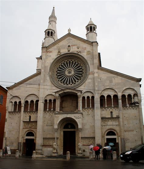 Fachada De La Catedral De Módena Lombardía Fachadas De Iglesias
