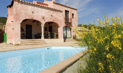 Scegli il tuo appartamento in affitto a budoni! Casa padronale da sogno con piscina a Is Molas | sardegna ...