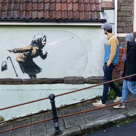 Murale Banksyego 7 Najlepszych Dzieł Artysty Interiornews