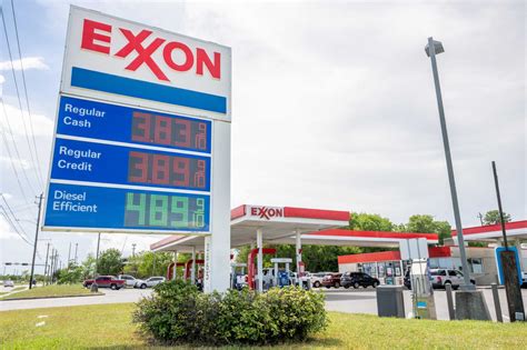 Exxon profit misses estimates as natural gas, refining slip