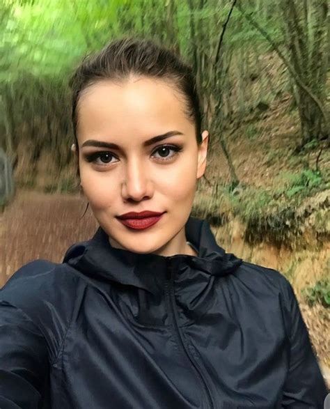 Turkish Actress Fahriye Evcen Gelin pozları Instagram Gelin