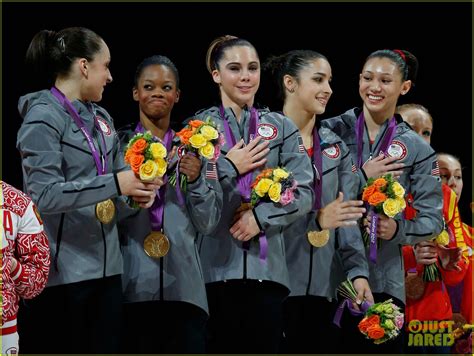 u s women s gymnastics team wins gold medal photo 2694878 photos just jared