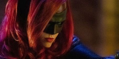 New Elseworlds Batwoman Photo Released Batwoman Photo Action