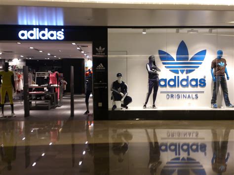 Llega A PerÚ La Primera Tienda Urbana De Adidas Mercado Negro