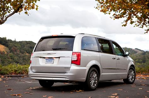 Chrysler Town And Country Reviews Research New And Used Models Motor Trend