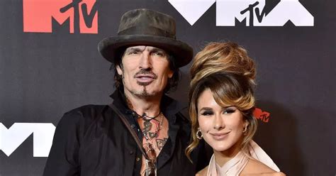 Tommy Lee S Wife Brittany Furlan Shocks Fans By Flashing Crowd At Concert