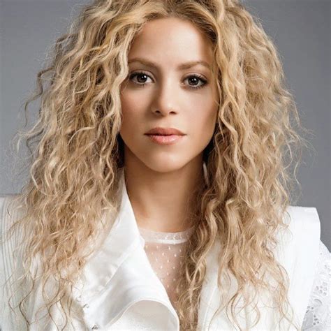 ️ Shakira Идеи причесок Длинные завитые волосы Шакира