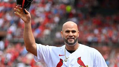 Watch Albert Pujols 701st Career Home Run Gets Awarded With Standing