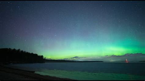 Timelapse Captures Northern Lights Shimmering Above Maines Sebago Lake