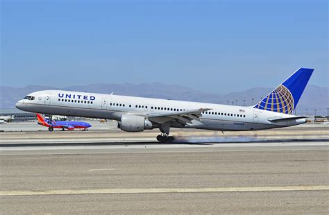 The 757 200 Lives A Little Longer At United Wandering Aramean