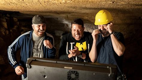 It is directed by chris henchy and stars joe , q , sal and murr. Le film Impractical Jokers: The Movie