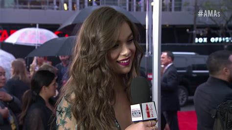 Hailee Steinfeld Red Carpet Interview Amas Youtube