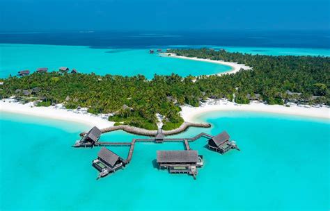 Oneandonly Reethi Rah Luxury Resort Maldives Review By Travelplusstyle