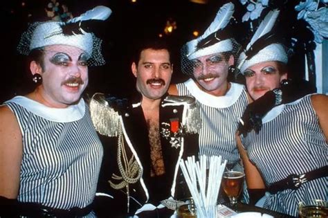 La Extravagante Fiesta Que Freddie Mercury Para Sus 39 Años Tn