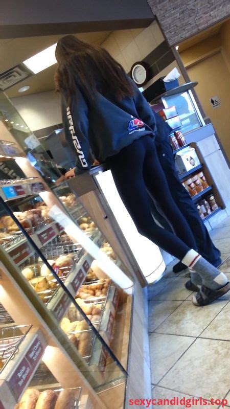 Sexy Candid Girls Gorgeous Thin Legs And Little Hot Booty In Leggings At The Supermarket