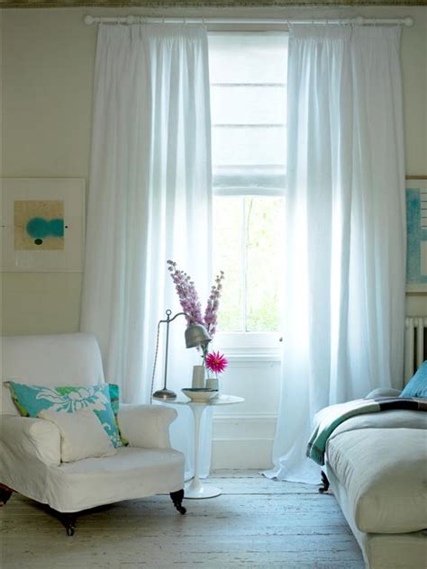 A white bedroom idea that never goes out of style: JPM Design: Plain White