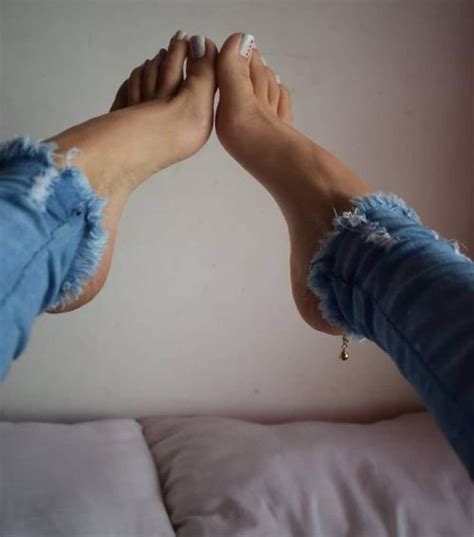 Yummy 😋 I Want To Worship Them Sexy Feet Beautiful Feet Sexy Toes