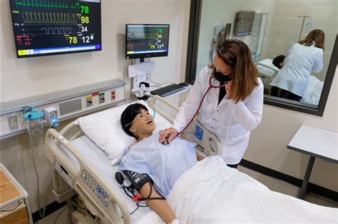 Uw Green Bay Nursing Faculty Train With New Manikins That Will Offer