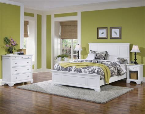 Whether you want to make your bedroom more of a retreat or if you are looking to spice it up with a bit of paint color we have great bedroom ideas for your next painting project. 45 Beautiful Paint Color Ideas for Master Bedroom - Hative