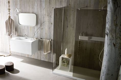 Il n'y a rien à dire c'est épuré et on l'imagine presque dans une. FONTE Specchio bagno by Rexa Design design Monica Graffeo