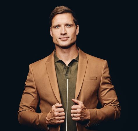 Walker Hayes Unveils 3rd 8track Collection Country Music Rocks