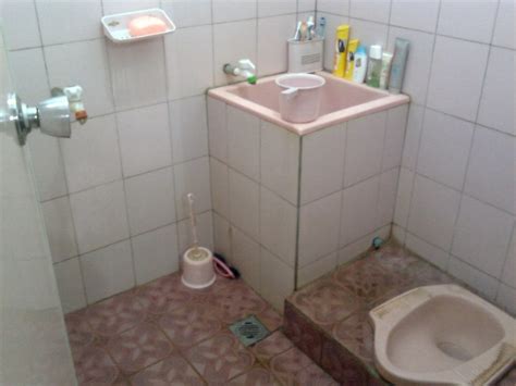 Kamar mandi minimalis bernuansa kayu. MODEL DESAIN KAMAR MANDI SEDERHANA MODERN | Model Rumah Modern