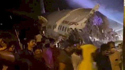 Plane Overshoots Runway And Crashes In Southern India Cnn Video Youtube