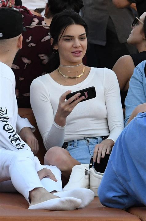 Kendall Jenner Braless 82 Photos Leaked Nude Celebs