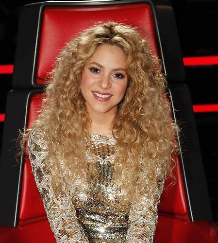 live the finale part 2 photos from the voice on shakira hair curly hair styles