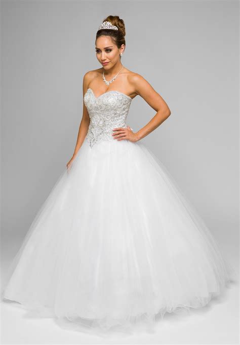 White Ball Gown Wedding Dresses Top 10 White Ball Gown Wedding Dresses Find The Perfect Venue