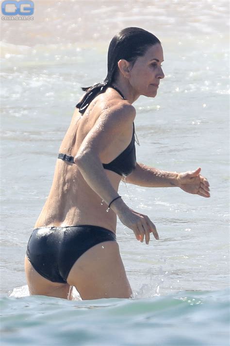 Courteney Cox Nackt Nacktbilder Playboy Nacktfotos Fakes Oben Ohne