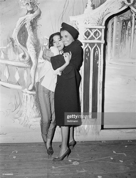 Lena Hornes Daughter Makes Stage Debut Singing Star Lena Horne Hugs