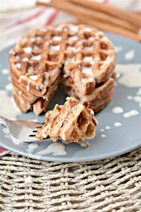 Luckily, there's a way to stay low carb while still satisfying your sugar cravings. BEST Keto Chaffles! Low Carb Cinnamon Roll Chaffle Idea