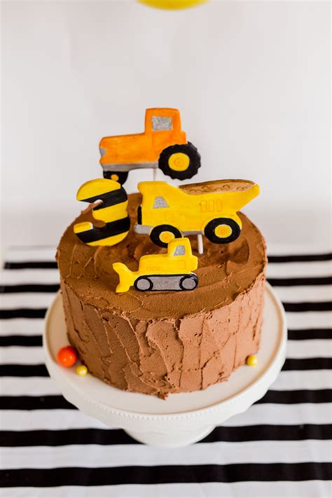 When it comes to the most useful and the best cake toppers around. CONSTRUCTION PARTY Construction Cakes, Cookies & Cupcakes *kids party packages construction zone ...