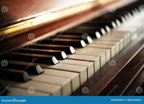 Het Pianotoetsenbord Van Een Oud Muziekinstrument Sluit Omhoog Met