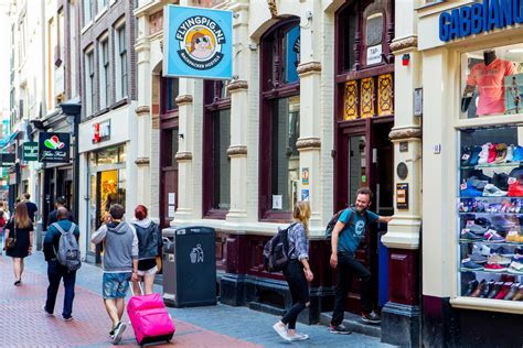 The Flying Pig Downtown Hostel In Amsterdam Prices 2021 How To Compare